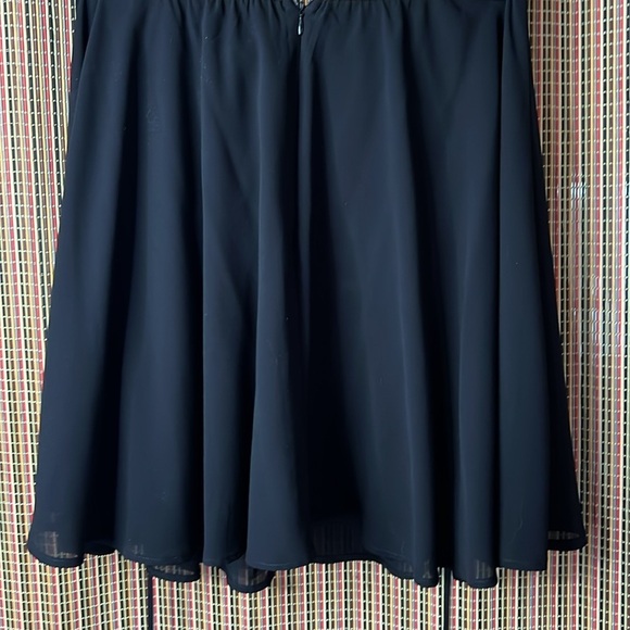LULU’s Black “Back Lace up” Dress, size L, See All Pictures, flowing skirt, mini - Picture 6 of 13